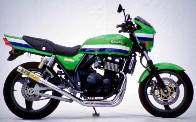 ゼファー400 マフラー　ブラック　新品　RPM タイプ　送料込み ゼファー400 マフラー ブラック 新品 RPM タイプ 送料込み ゼファー400